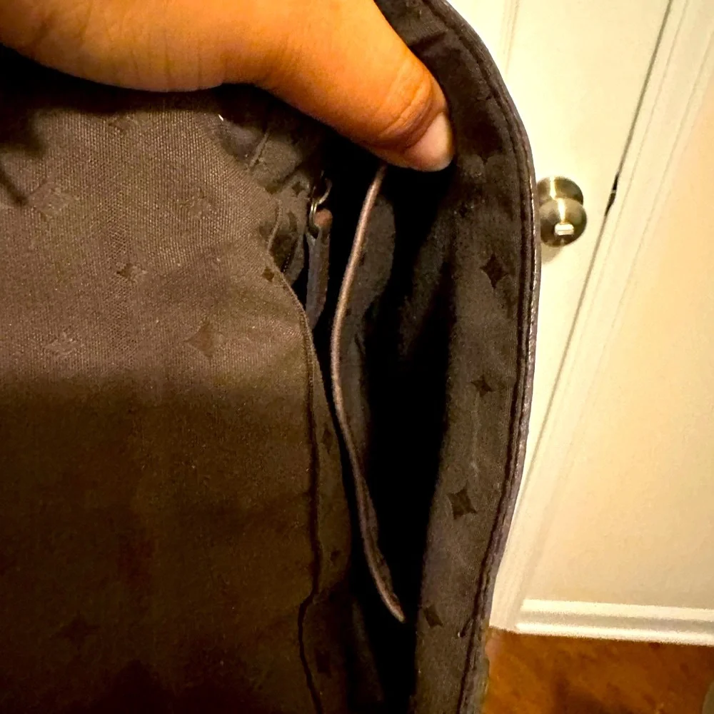 CLOSE OUT SALE FOSSIL🗝️ (VRI) Vintage Re-Issue Crossbody Key Fob - Picture 8 of 15